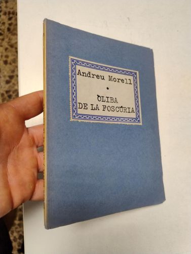 Portada del libro de Òliba de la foscúria