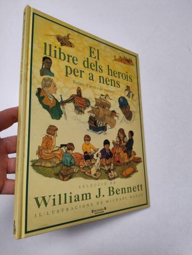 Portada del libro de El llibre dels herois per a nens