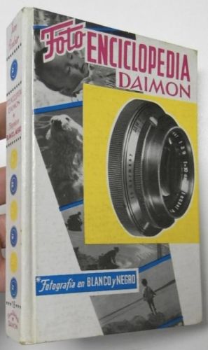Portada del libro de Fotoenciclopedia Daimon. Volumen primero. Fotografía en blanco y negro