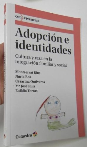 Portada del llibre de Adopción e identidades