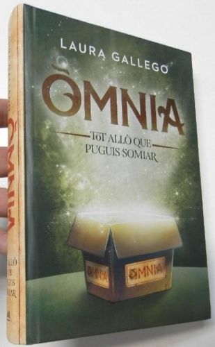Portada del libro de Òmnia. Tot allò que puguis somiar