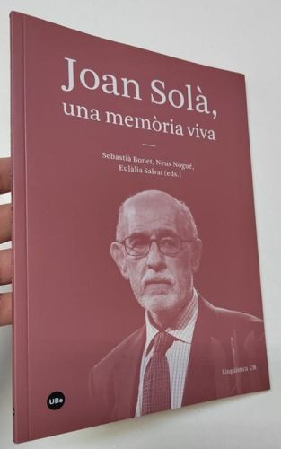 Portada del libro de Joan Solà, una memòria viva
