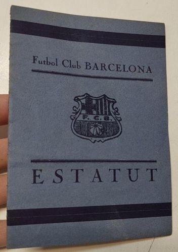 Portada del libro de Estatut del Futbol Club Barcelona del año 1927