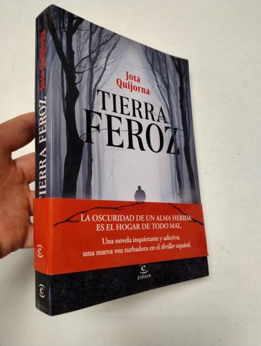 Portada del libro de Tierra feroz