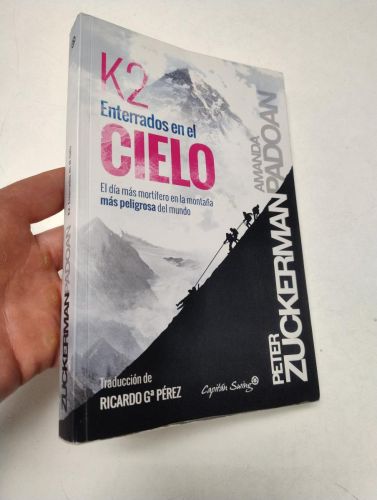 Portada del libro de K2. Enterrado en el cielo