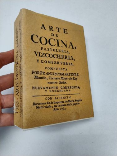 Portada del libro de Arte de cocina, pastelería, vizcochería y conservería