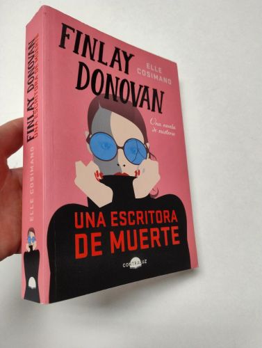 Portada del libro de Finlay Donovan: una escritora de muerte