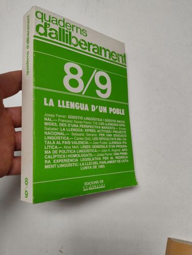 Portada del libro de Quaderns d'alliberament nº 8/9: La llengua d'un poble