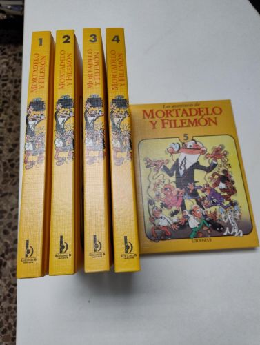 Portada del libro de Las aventuras de Mortadelo y Filemón (5 tomos)