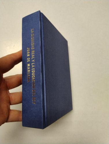Portada del libro de La dignidad real y la educación del rey (de Rege et Regis Institutione)