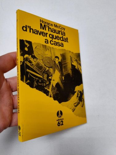 Portada del libro de M'hauria d'haver quedat a casa (Cua de Palla, 102)