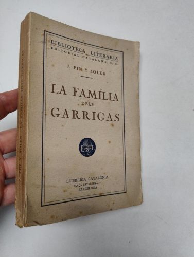 Portada del libro de La família dels Garrigas