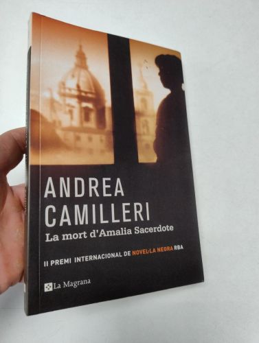 Portada del libro de La mort d' Amalia Sacerdote