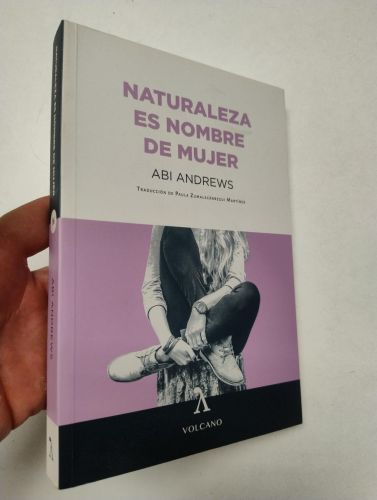 Portada del libro de NATURALEZA ES NOMBRE DE MUJER
