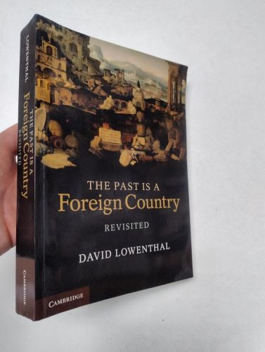 Portada del libro de The Past is a Foreign Country - Revisited