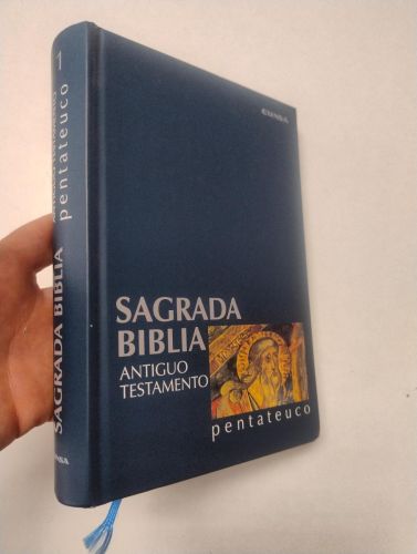 Portada del libro de Sagrada Biblia. Antiguo testamento. 1. Pentateuco