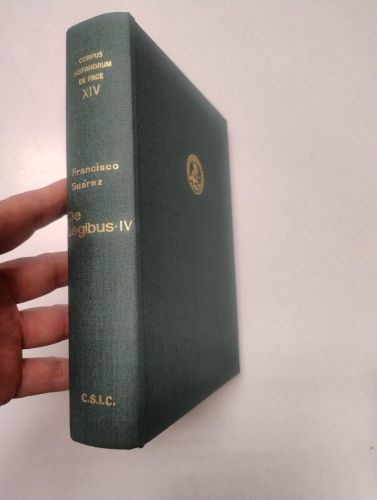 Portada del libro de De Legibus IV. (II 13-20) De iure gentium