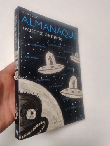 Portada del libro de Invasores de Marte. Almanaque invierno 2000