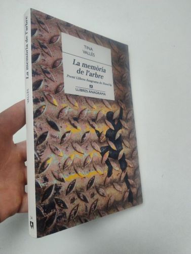 Portada del libro de La memòria de l’arbre