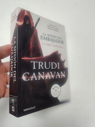 Portada del libro de La misión del embajador (La espía traidora 1)