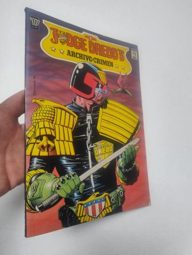 Portada del libro de Judge Dredd's Archivo del Crimen nº 1