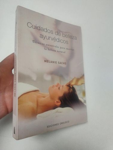 Portada del llibre de Cuidados de belleza ayurvédicos