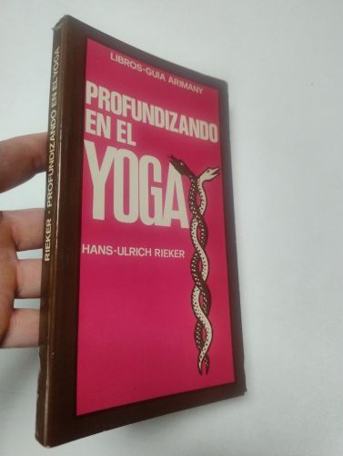 Portada del libro de Profundizando en el Yoga