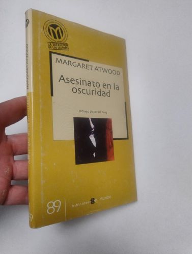 Portada del libro de Asesinato en la oscuridad