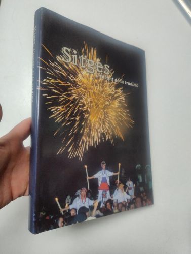 Portada del llibre de Sitges, l'encant de la tradició