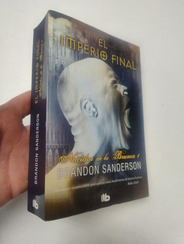 Portada del libro de El imperio final (Nacidos de la bruma 1)