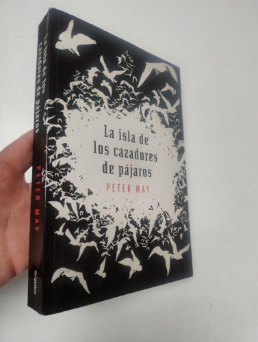 Portada del llibre de La isla de los cazadores de pájaros