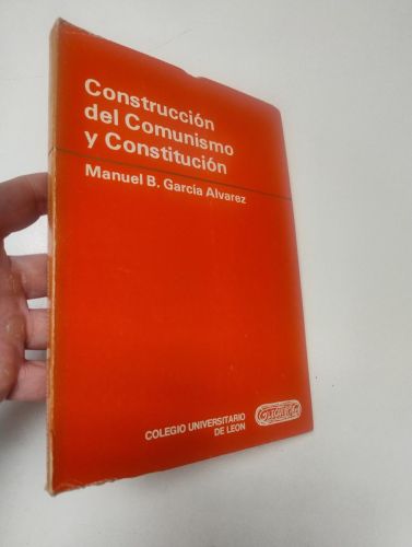 Portada del libro de Construcción del comunismo y constitución