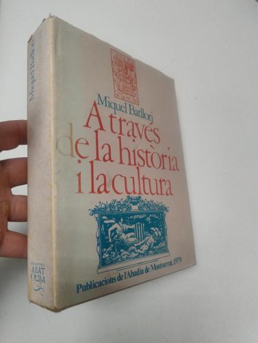 Portada del libro de A través de la història i la cultura