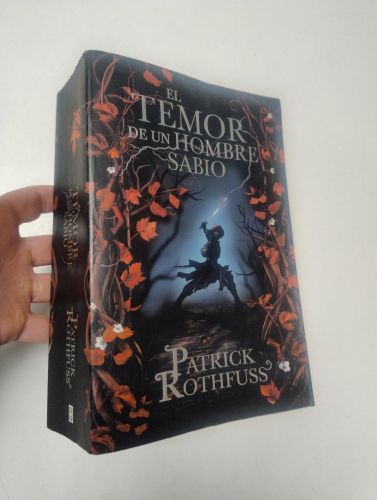 Portada del libro de El temor de un hombre sabio 