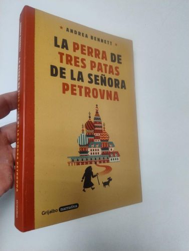 Portada del libro de La perra de tres patas de la señora Petrovna