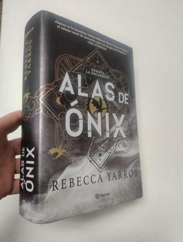 Portada del libro de Alas de ónix (Empíreo 3)