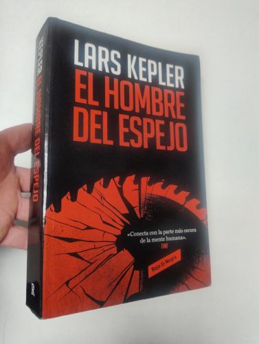 Portada del libro de El hombre del espejo