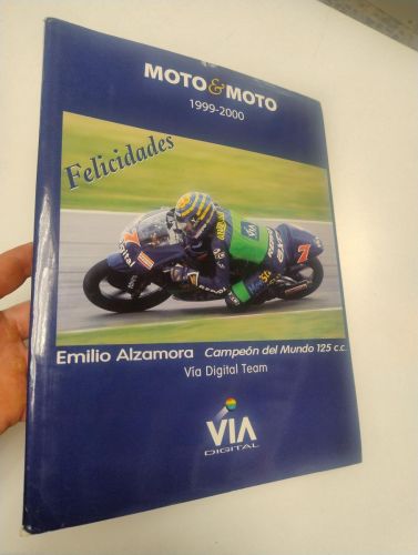 Portada del libro de Moto & Moto 1999-2000 (Firmado por Ángel Nieto y otros)