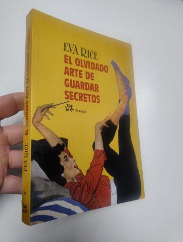 Portada del libro de El olvidado arte de guardar secretos