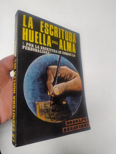 Portada del libro de La escritura huella del alma, por la escritura se conoce la personalidad