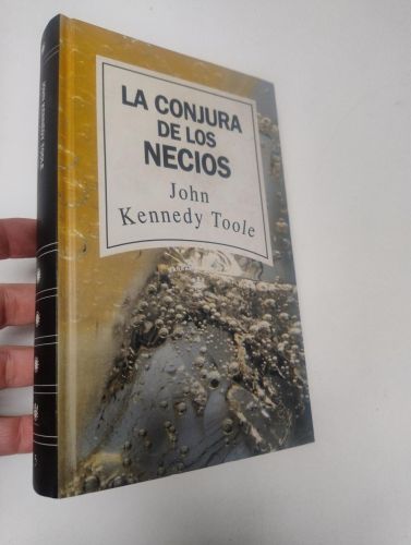 Portada del libro de La conjura de los necios