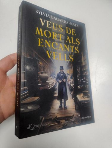 Portada del libro de Veus de mort als Encants Vells