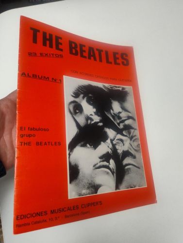 Portada del libro de The Beatles. 23 éxitos. Album nº 1. Con acordes cifradas para guitarra