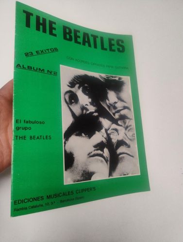 Portada del libro de The Beatles. 23 éxitos. Album nº 2. Con acordes cifradas para guitarra