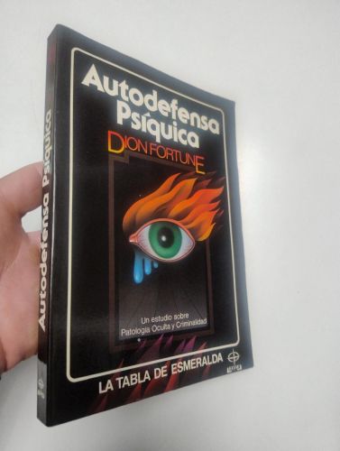 Portada del libro de Autodefensa psíquica