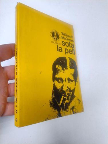 Portada del libro de Sota la pell (La cua de palla, 47)
