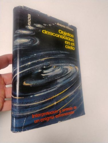 Portada del libro de Objetos desconocidos en el cielo
