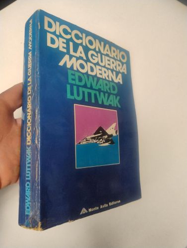 Portada del libro de Diccionario de la guerra moderna