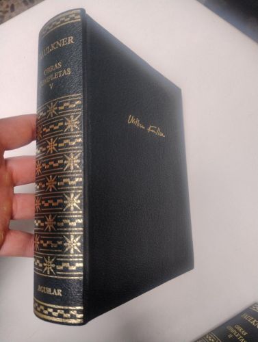 Portada del libro de Obras completas V (Una fábula / La escapada / Banderas sobre el polvo)