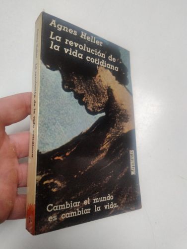 Portada del libro de La revolución de la vida cotidiana